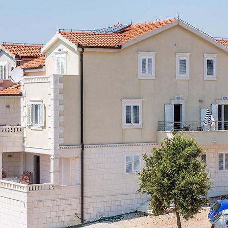 Apartments And Rooms With Parking Space Rogoznica - 10339 Bagian luar foto