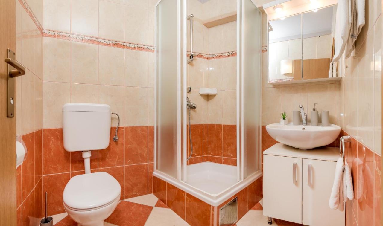 Apartments And Rooms With Parking Space Rogoznica - 10339 Bagian luar foto