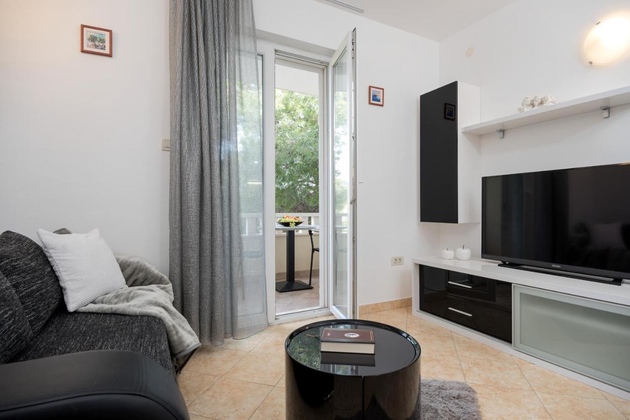 Apartments And Rooms With Parking Space Rogoznica - 10339 Bagian luar foto