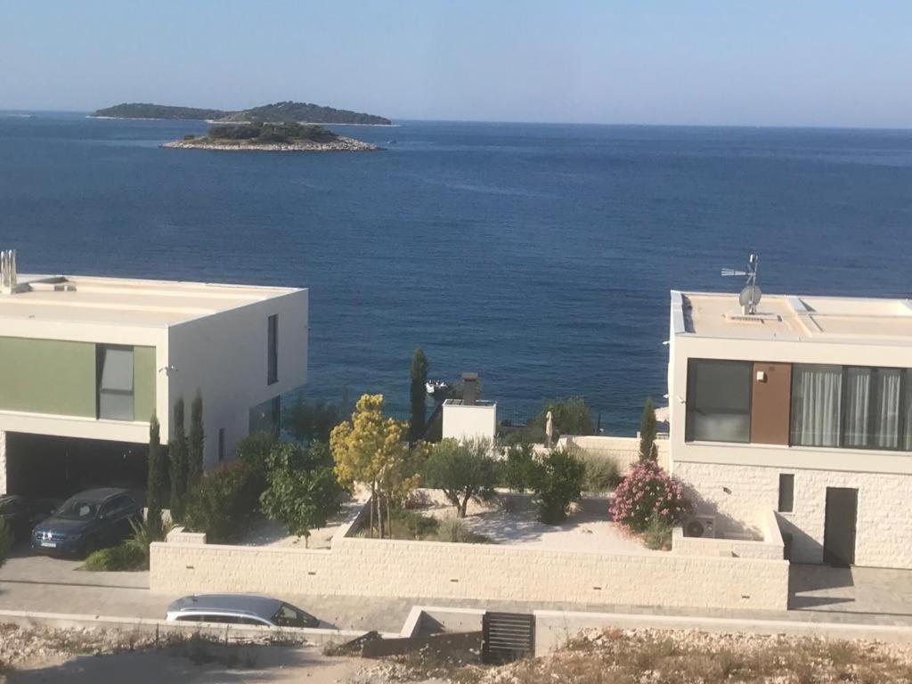 Apartments And Rooms With Parking Space Rogoznica - 10339 Bagian luar foto