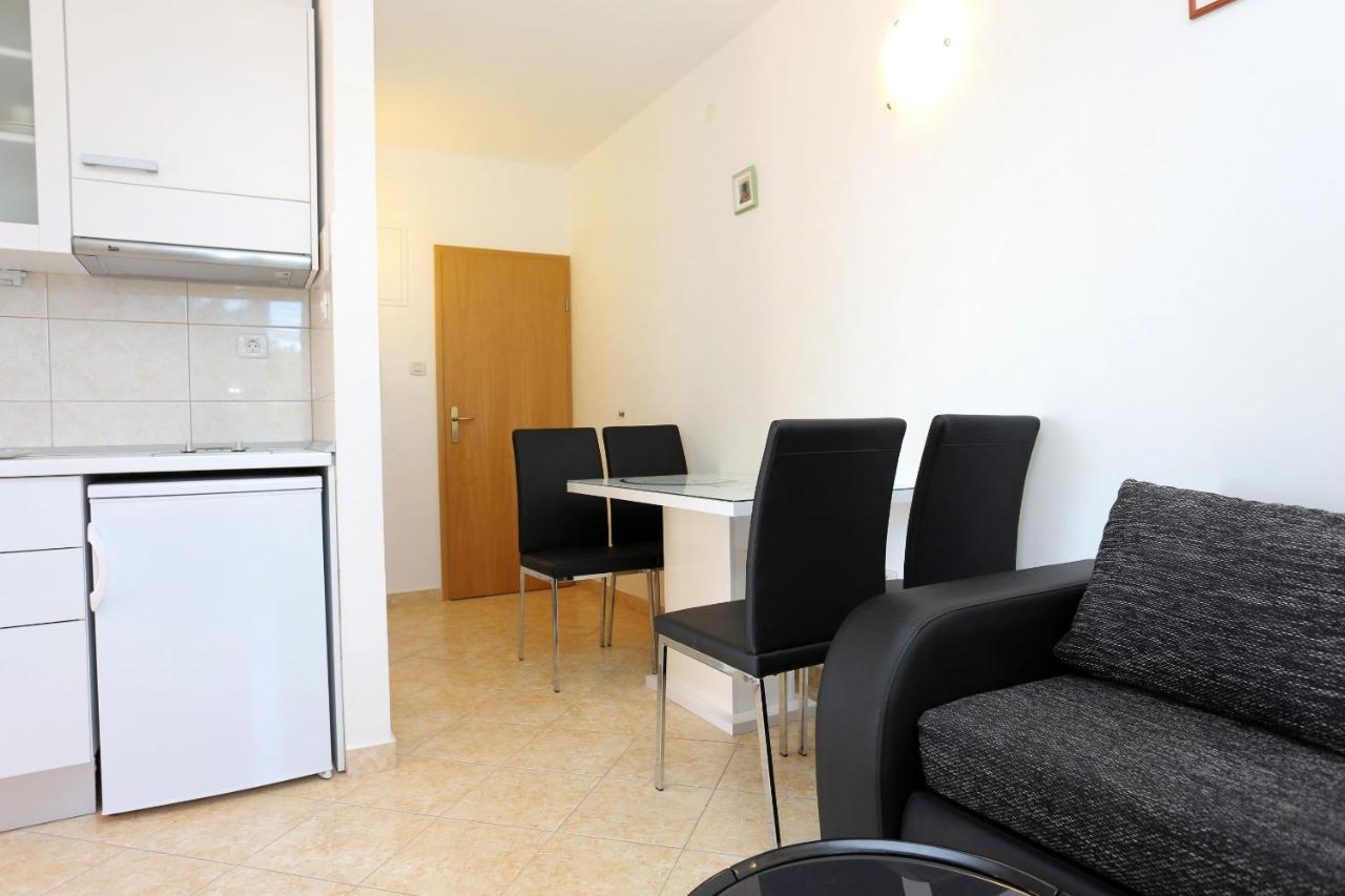 Apartments And Rooms With Parking Space Rogoznica - 10339 Bagian luar foto