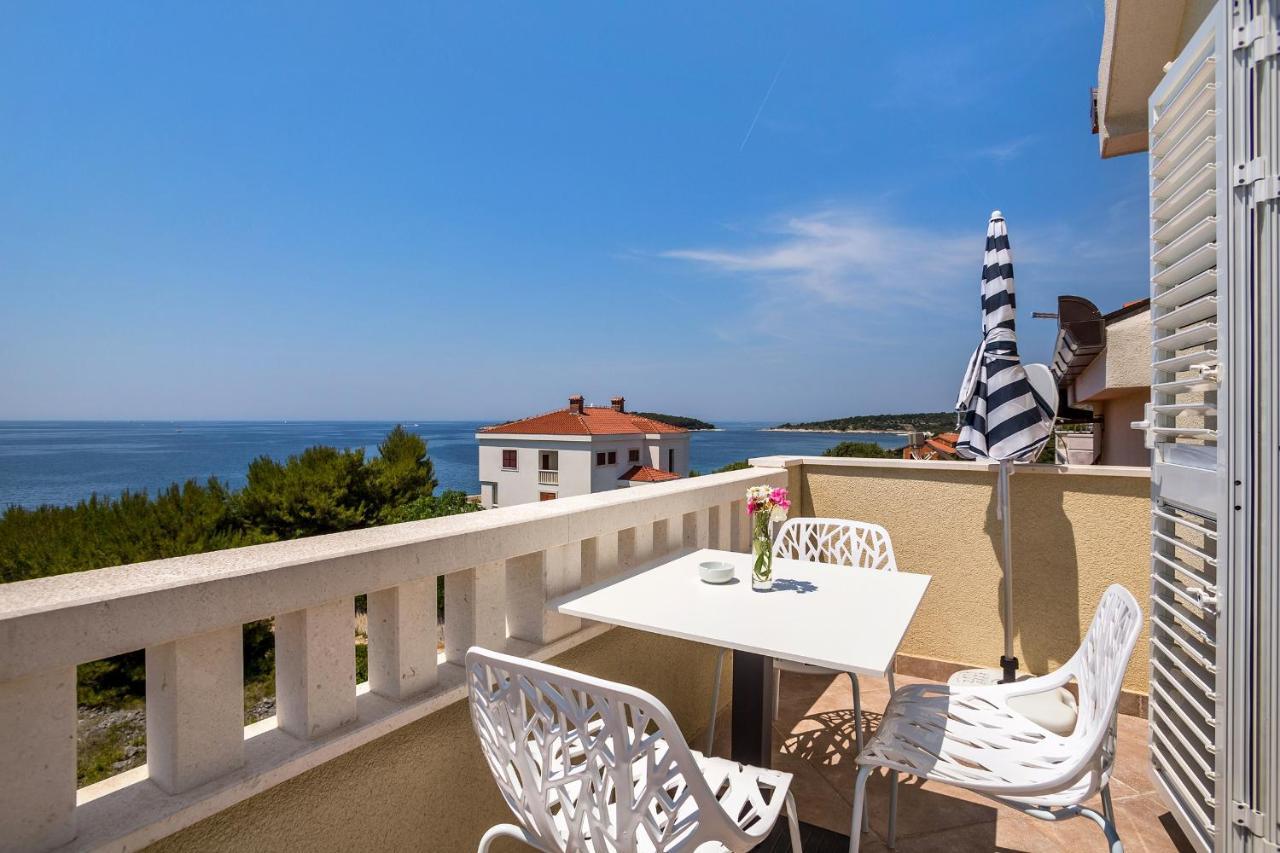 Apartments And Rooms With Parking Space Rogoznica - 10339 Bagian luar foto