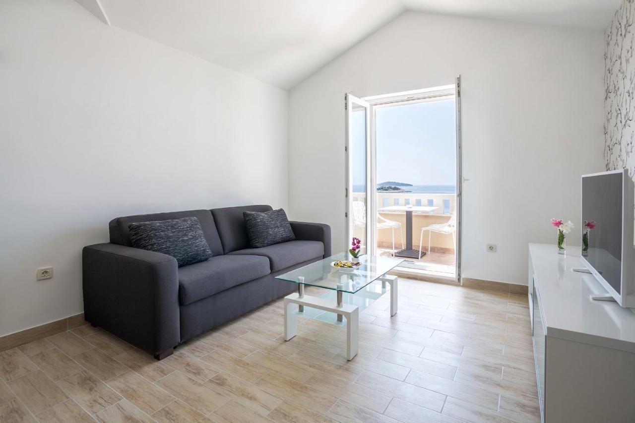 Apartments And Rooms With Parking Space Rogoznica - 10339 Bagian luar foto