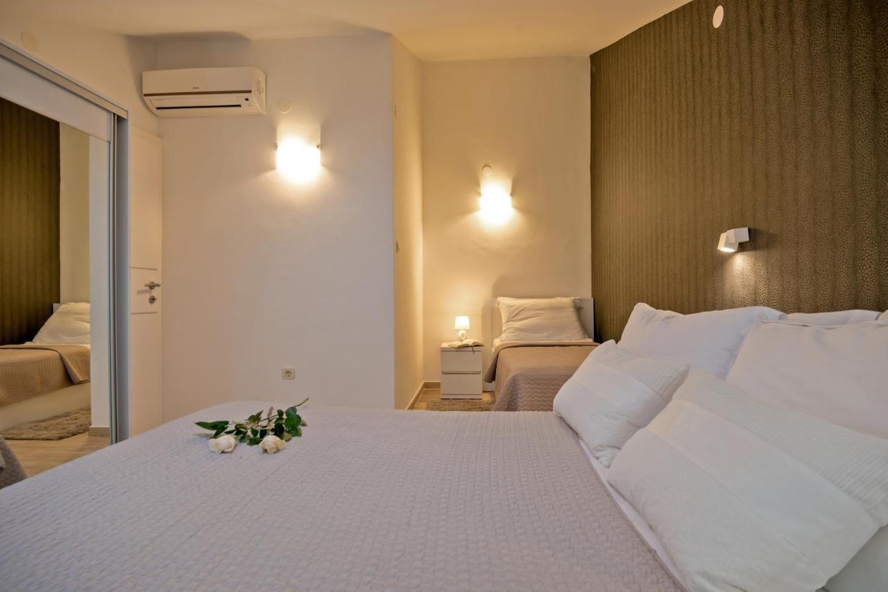 Apartments And Rooms With Parking Space Rogoznica - 10339 Bagian luar foto