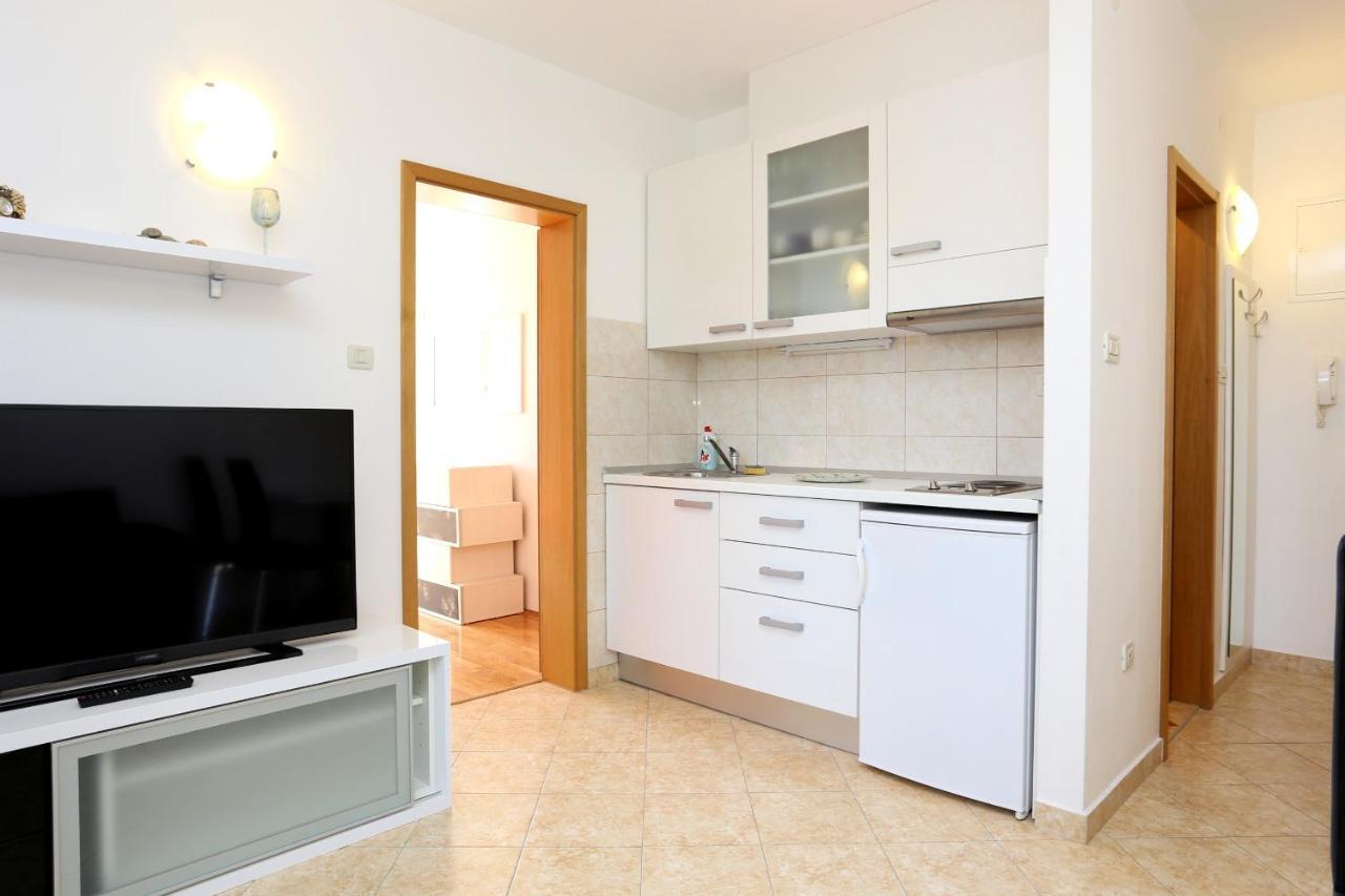 Apartments And Rooms With Parking Space Rogoznica - 10339 Bagian luar foto