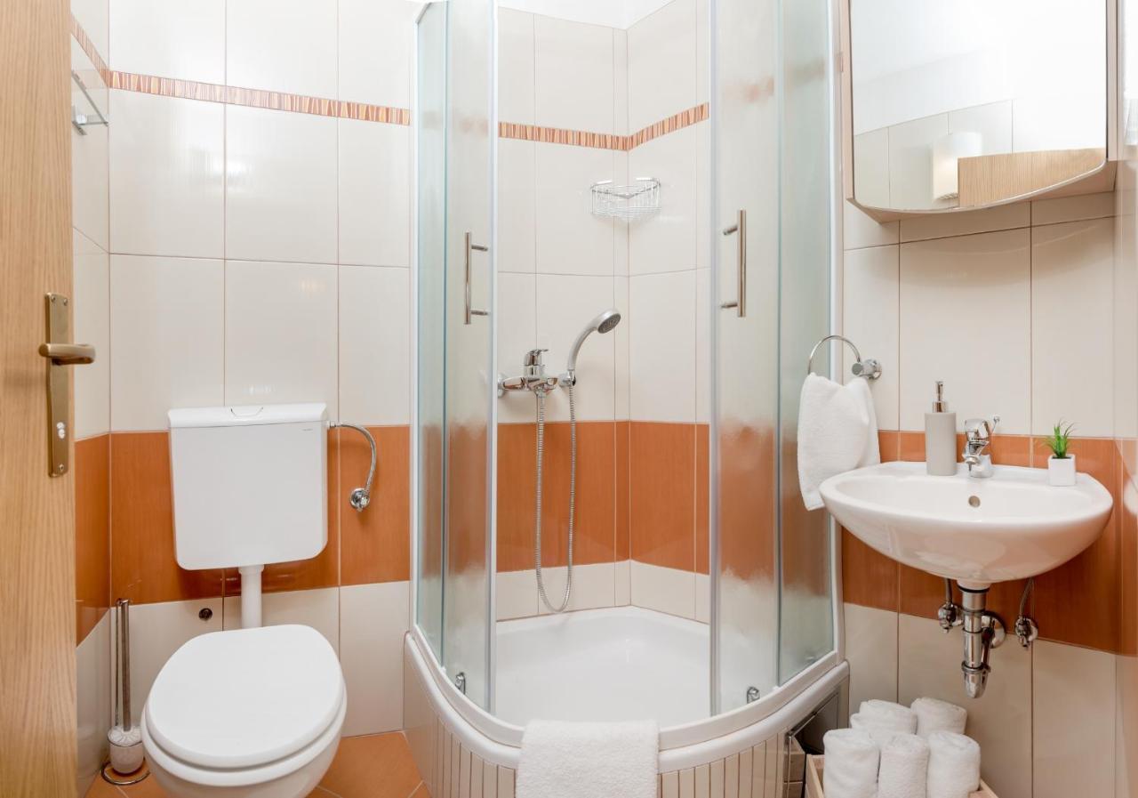 Apartments And Rooms With Parking Space Rogoznica - 10339 Bagian luar foto