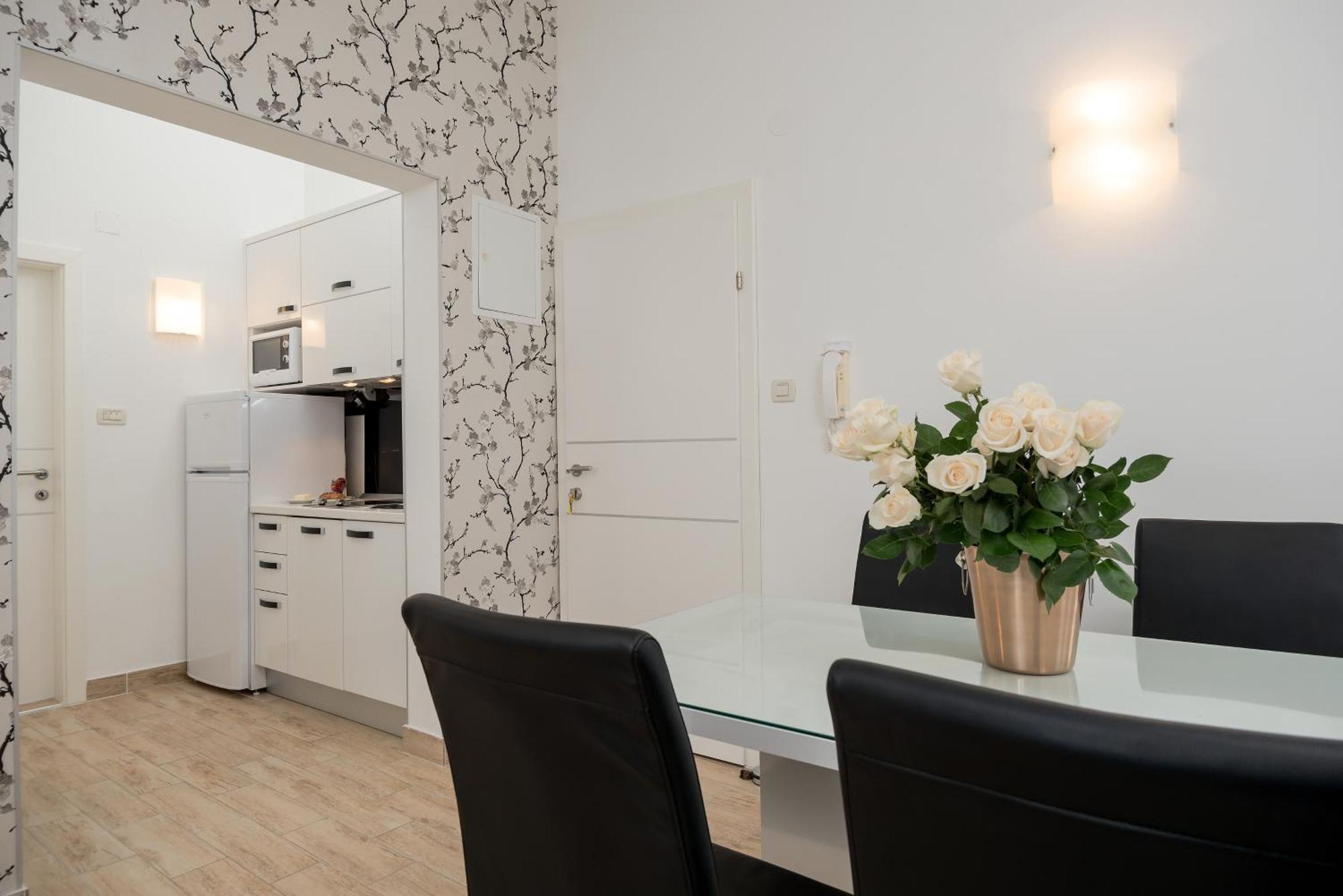 Apartments And Rooms With Parking Space Rogoznica - 10339 Ruang foto
