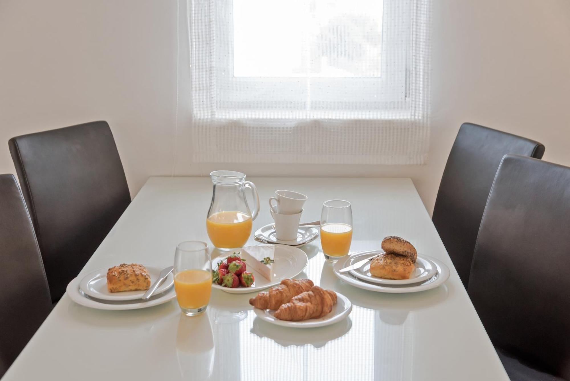 Apartments And Rooms With Parking Space Rogoznica - 10339 Ruang foto