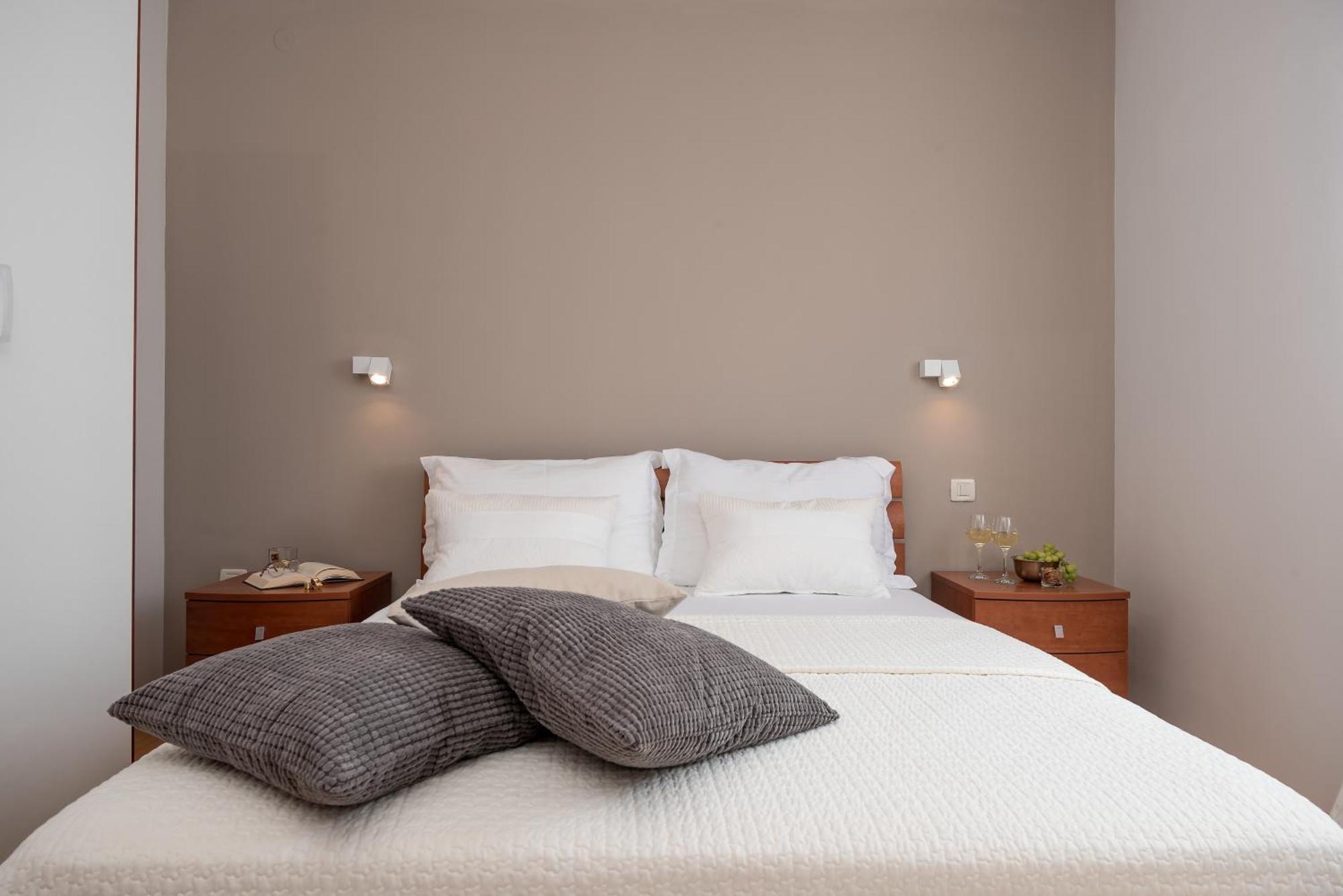 Apartments And Rooms With Parking Space Rogoznica - 10339 Ruang foto
